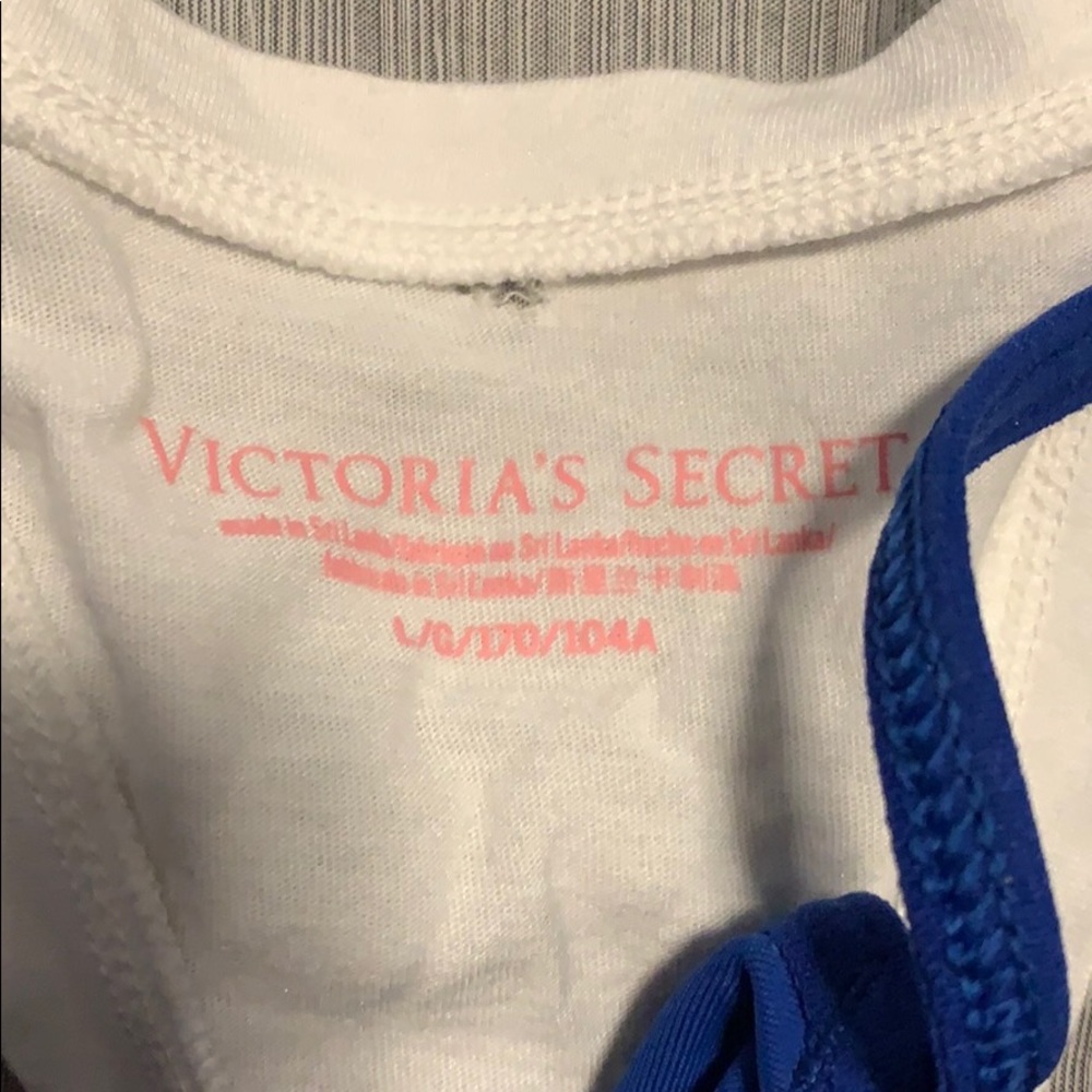 Victoria Secrets - Picture 3 of 3